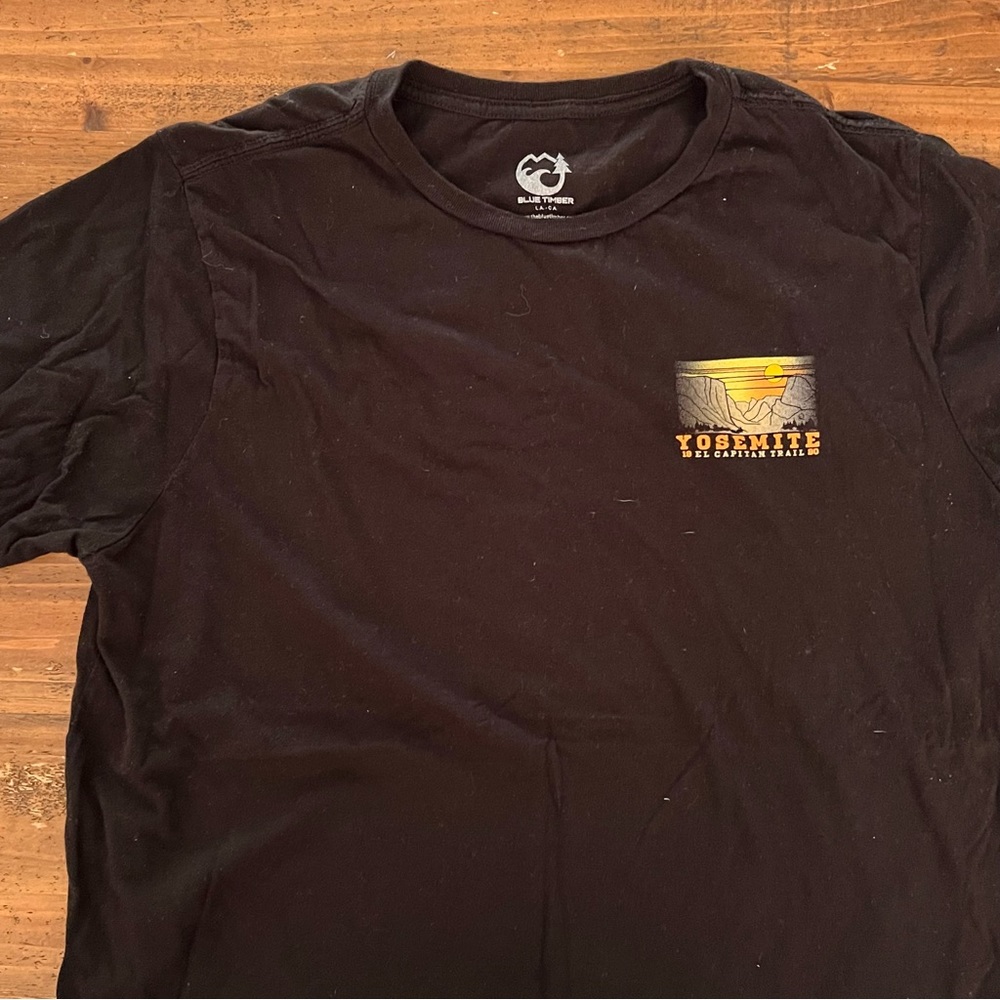 Mens large Yosemite t shirt